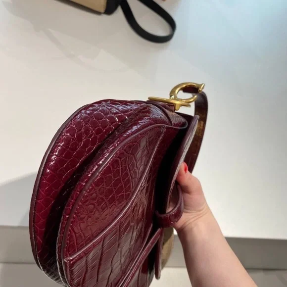 Metallic Burgundy Shiny Alligator Saddle Bag Gold
Hardware - Picture 7 of 11